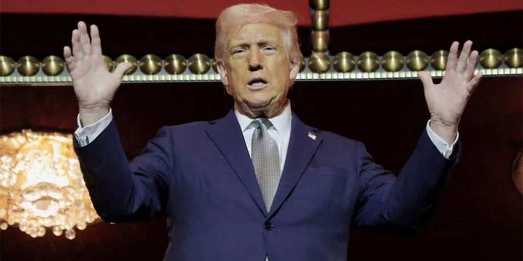 Bill Maher taunts Trump for failing to block honorary award