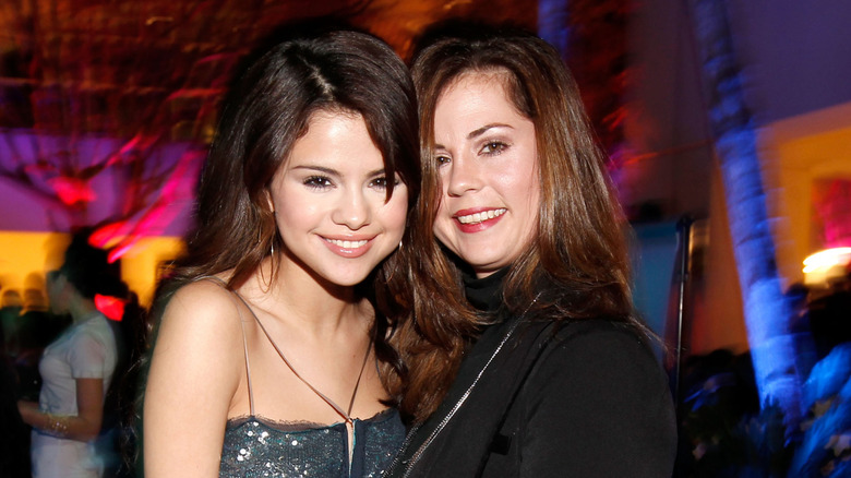 Selena Gomez and her mom Mandy Teefey smiling