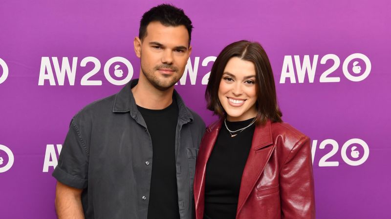 Taylor Lautner and wife (also Taylor) are expecting their first child Taylor Lautner and wife (also Taylor) are expecting their first child