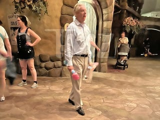 Lindsey Graham Lives It Up at Disney World During Partial Government Shutdown Lindsey Graham Lives It Up at Disney World During Partial Government Shutdown