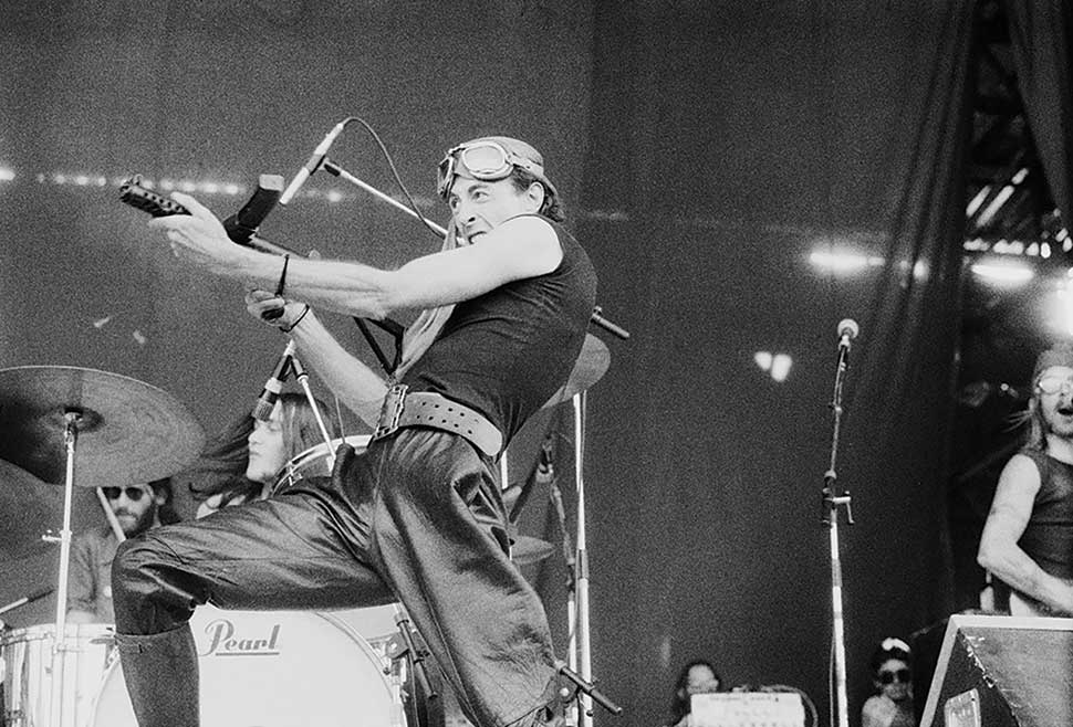 Robert Calvert onstage with Hawkwind in 1977