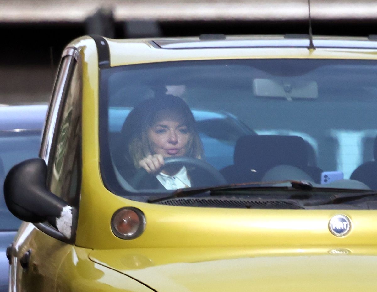 Sheridan Smith driving in Liverpool