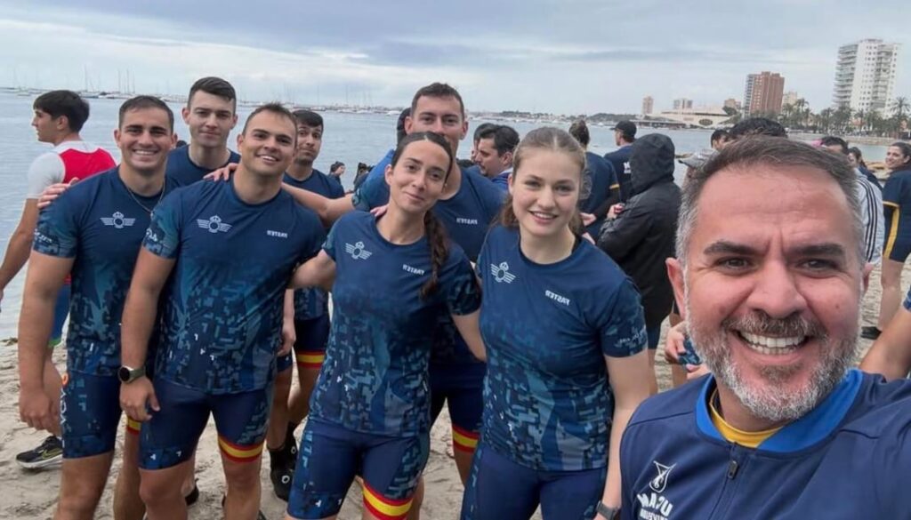 Princess Leonor makes an appearance at the inter-university regatta in Santiago de la Ribera.