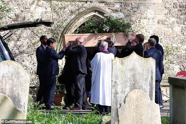 Tributes have been made to Robert from the theatrical world following news of his death