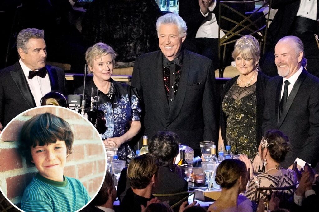 ‘Brady Bunch’ star Mike Lookinland says he went ‘fully off the rails’ in his 20s after growing up on hit show 'Brady Bunch' star Mike Lookinland says he went 'fully off the rails' in his 20s after growing up on hit show