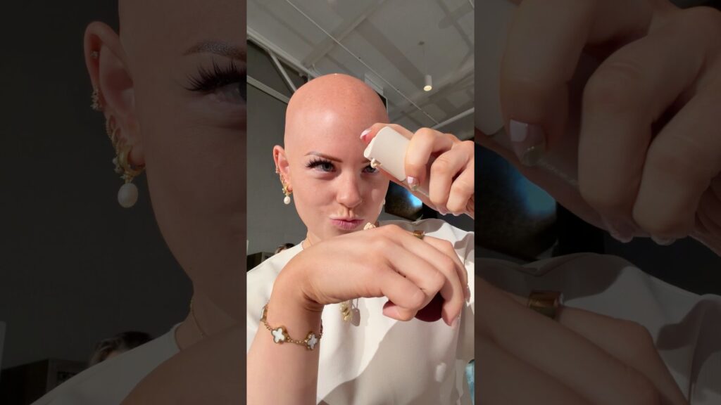 Doing my makeup with Selena Gomez!!