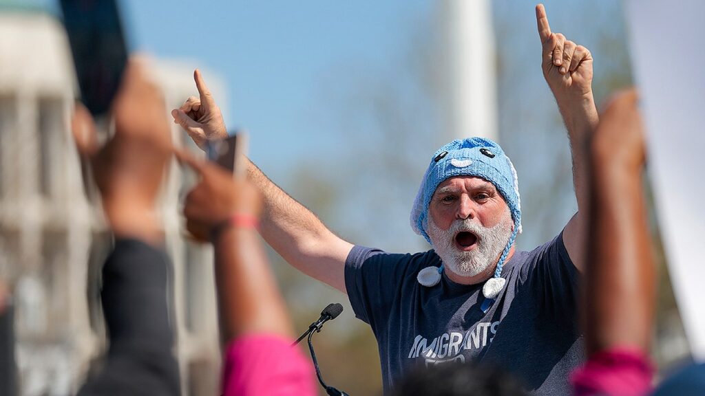 WATCH: Celebrity chef blasts Trump for changing the 'rules' at Supreme Court protest