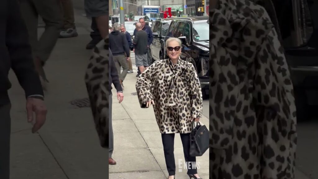 Gird your loins! Meryl Streep arrives for a taping of The Late Show. (🎥: @JPASC24)