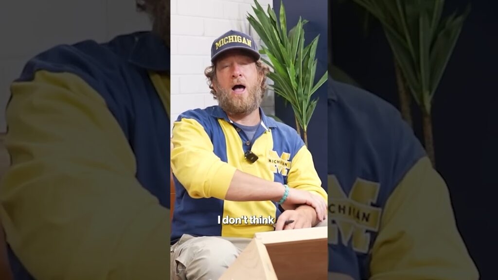 Dave Portnoy on if he will read former employee Sofia Franklyn's book #shorts