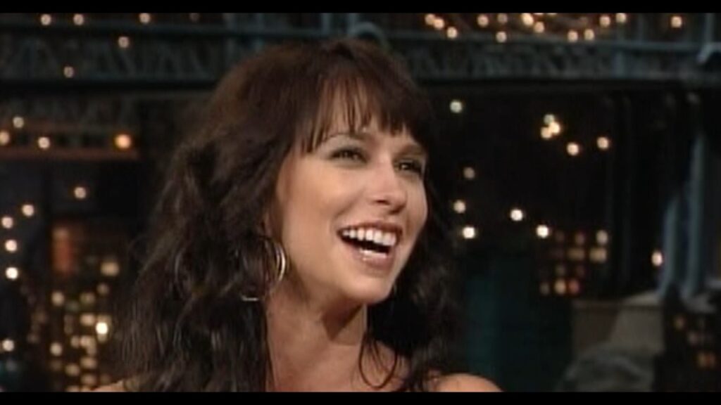 Jennifer Love Hewitt "Ghost Whisperer" LS - September 20, 2005