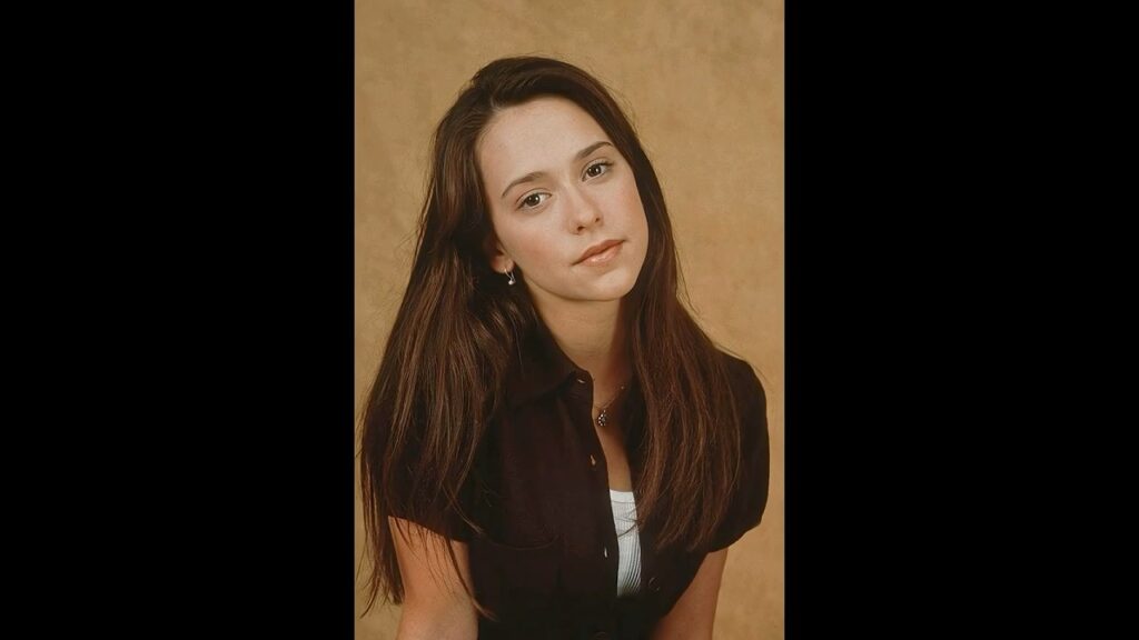 Jennifer Love Hewitt In The 90's #nostalgia #1990s #1990snostalgia #hollywood #actress #flashback