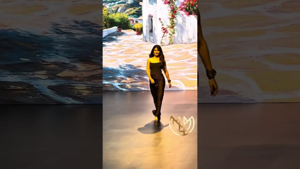 Eva Longoria owns the runway at the L’Oréal Paris show during Paris Fashion Week 🔥👑