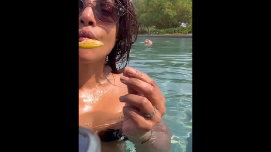 Priyanka Chopra ENJOYS eating 'Kacchi Kairi' in the poll 😍 #shorts #priyankachopra