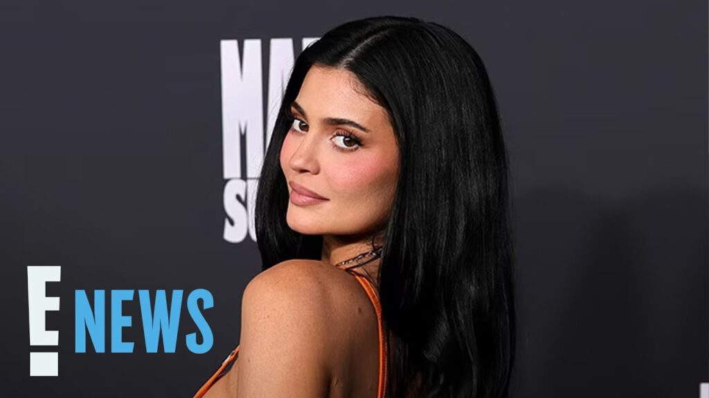 See Kylie Jenner's Stunning Kitchen in New House Preview | E! News