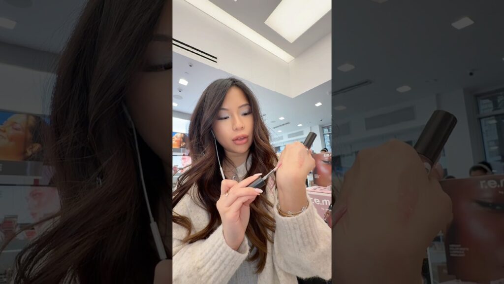 2000s Megan Fox’s lipgloss