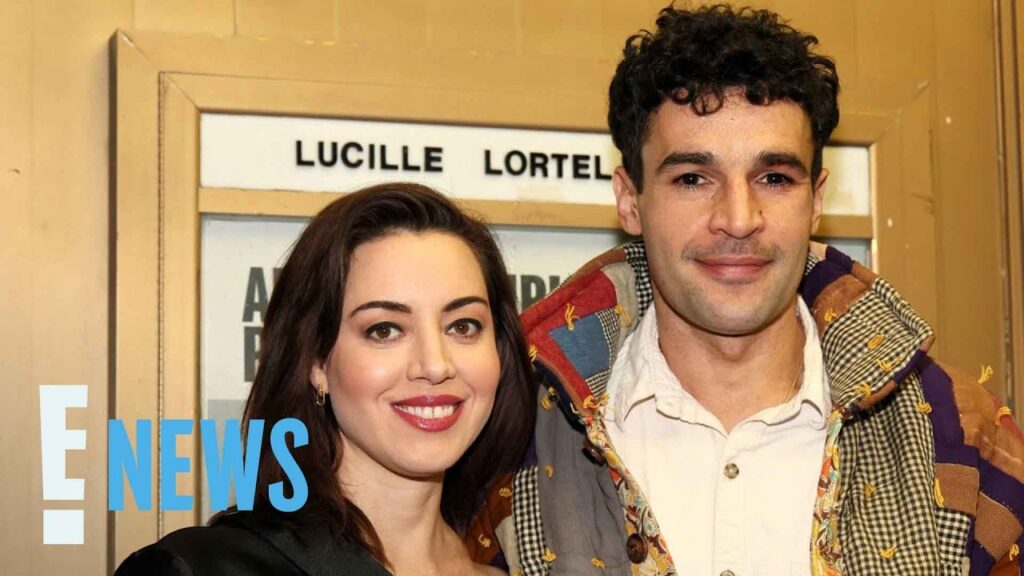 Pregnant Aubrey Plaza Debuts Baby Bump While Out in NYC | E! News