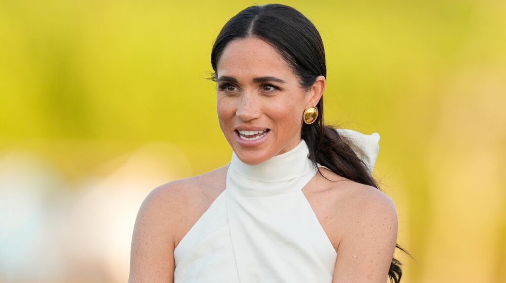 Meghan Markle makes major U-turn ‘to protect the standards of the monarchy’ Daily Mirror