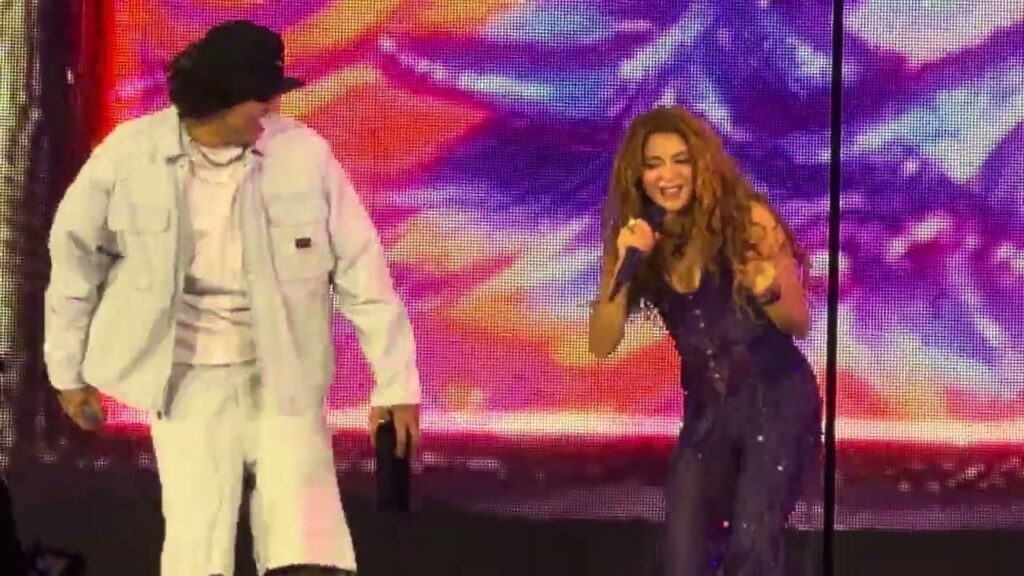 Shakira & Beéle – Algo Tú (LMYNL Tour Live at Zócalo, Mexico City, 3-1-26) (4K HDR, HQ AUDIO) Shakira & Beéle - Algo Tú (LMYNL Tour Live at Zócalo, Mexico City, 3-1-26) (4K HDR, HQ AUDIO)