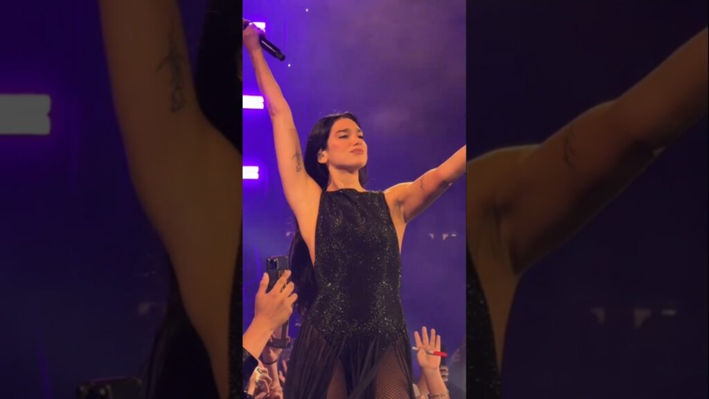 Dua Lipa & The Crowd Sing Be the One #dualipa