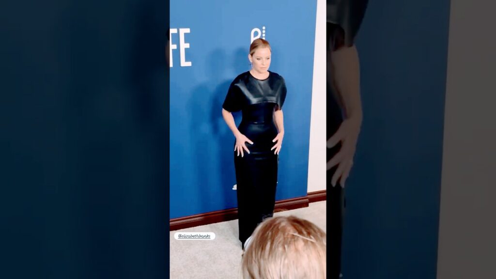 Elizabeth Banks at the premiere of “The Miniature Wife”. #elizabethbanks