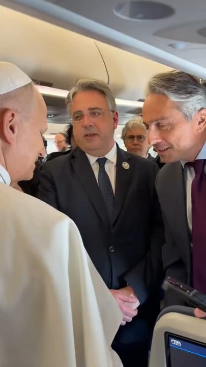 Pope Leo XIV responds to Trump’s attack: I have no fear of the Trump administration or speaking out about the message of the Gospel. That’s what I believe I’m here to do and what the Church is here to do. We are not politicians. I do believe in the message of the Gospel as a peacemaker