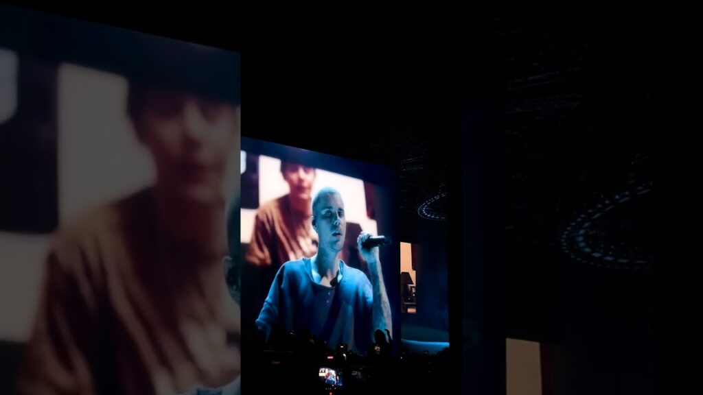 Justin Bieber sings to video of his younger self during Coachella performance #shorts