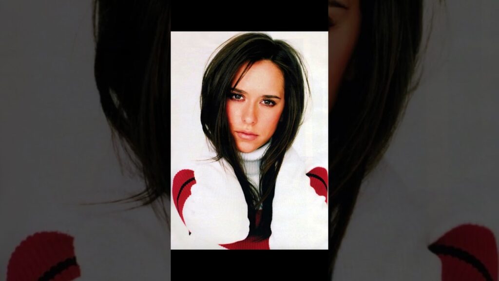 Tabloids Body Shamed Her On The Beach. She Was 29 Years Old 😢 Jennifer Love Hewitt Then & Now