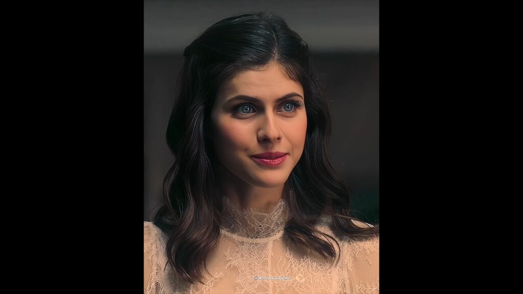 Those ocean eyes 👀❤️|her eyes are so blue 💙#eyes #alexandradaddario #ytshorts