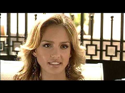 Jessica Alba & cast "Into the Blue BTS" September 29, 2005
