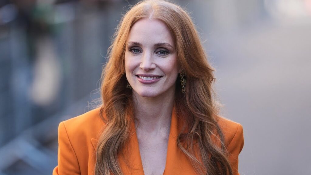 Jessica Chastain Chops Off Her Hair for Dramatic Short Style on Red Carpet