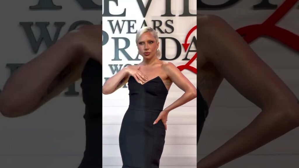 Lady Gaga on the red carpet ! 👠
