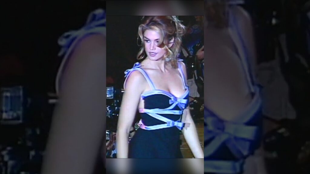 CINDY CRAWFORD ✨ The Supermodel with the Iconic Beauty Mark