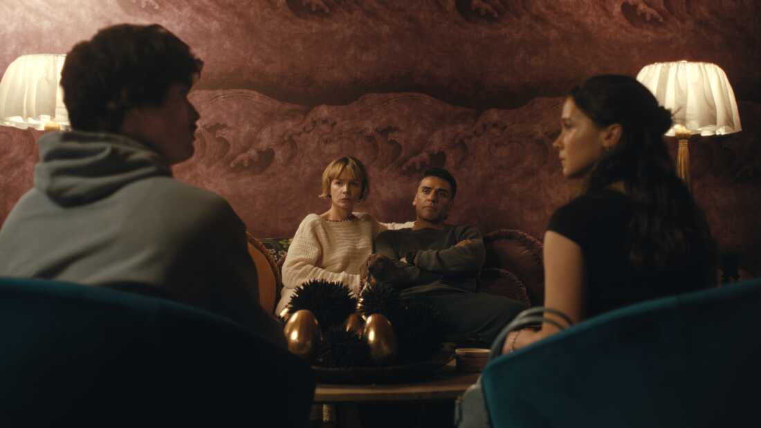 From left to right: Charles Melton, Carey Mulligan, Oscar Isaac and Cailee Spaeny star in Season 2 of Beef.