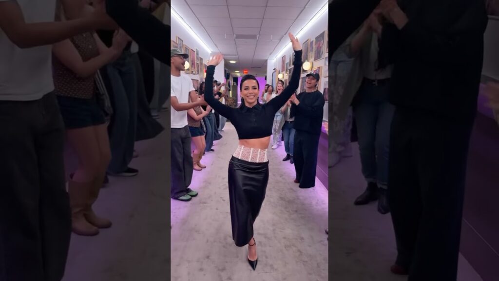 Eva Longoria Dancing #evalongoria   #dance #jenniferhudsonshow (credit: @JenniferHudsonShow )