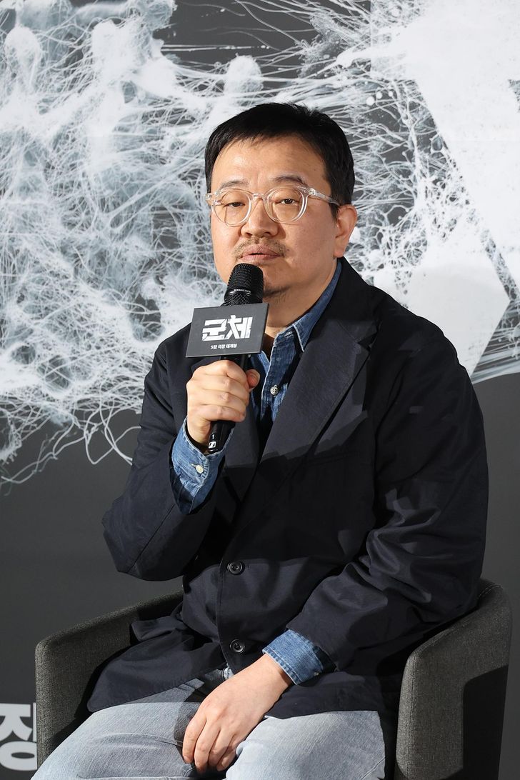 Director Yeon Sang-ho speaks during a press conference for his movie 'Colony' at a theater in Seoul, Monday. Yonhap