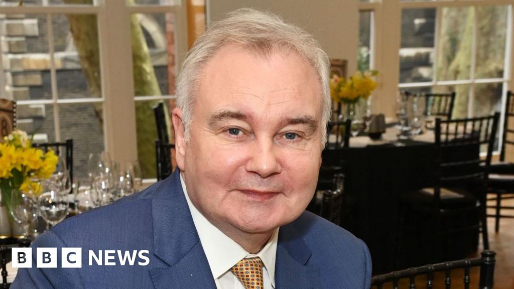 Eamonn Holmes recovering in hospital after stroke - BBC