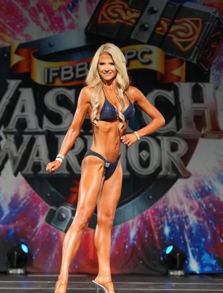 Survivor Elizabeth Smart competes in body building shows