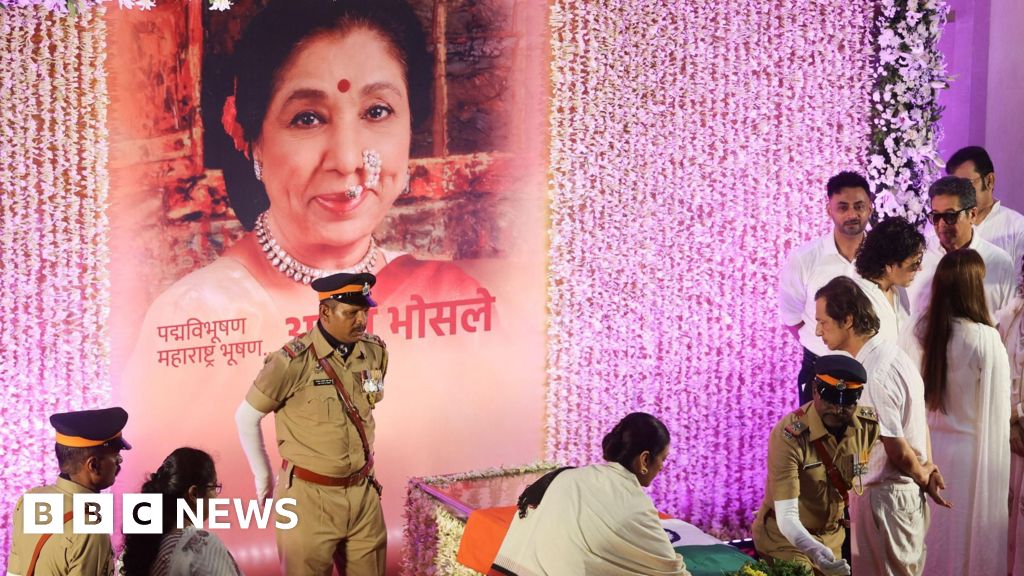 Asha Bhosle: Crowds gather ahead of Indian singer's funeral - BBC