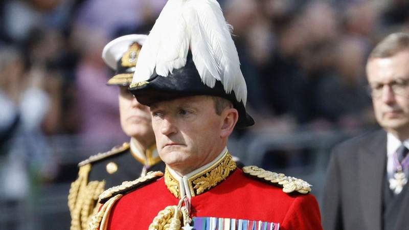 Sir Tony, the Master of the Household, reported the incident through official palace channels.MEGA