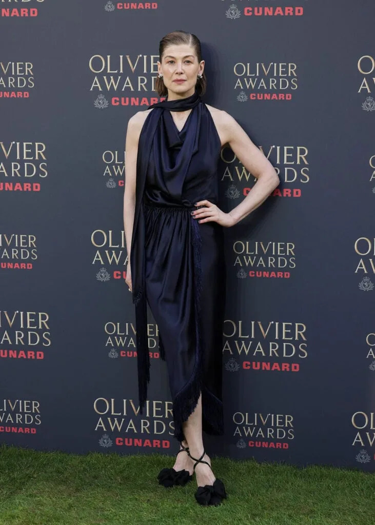 Rosamund Pike Olivier Awards 2026
Olivier Awards 2026 red carpet Rosamund Pike
Burberry Olivier Awards 2026
Rosamund Pike Burberry dress Olivier Awards