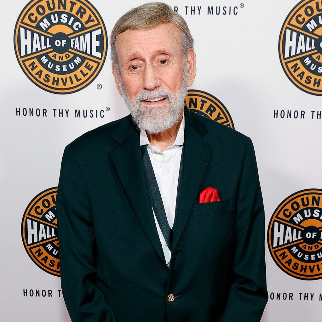 Country Music Legend Ray Stevens, 87, Breaks Neck During Fall – E! News Country Music Legend Ray Stevens, 87, Breaks Neck During Fall - E! News