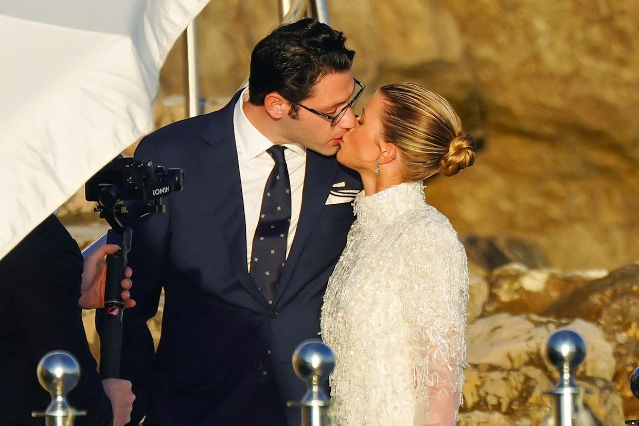 Elliot Grainge and Sofia Richie kiss during their weekend wedding celebrations at Hotel du Cap Eden Roc in Antibes, France, on April 21, 2023Credit: DALI / MEGA