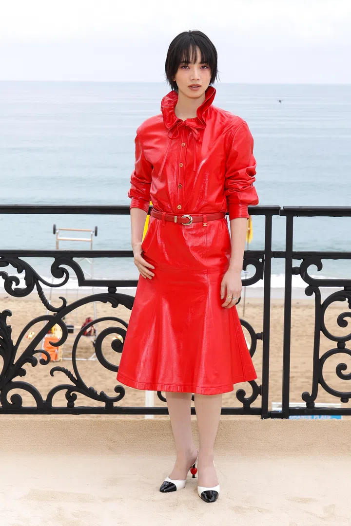 Chanel Cruise 2026 2027 celebrity fashion outfits - Nana Komatsu