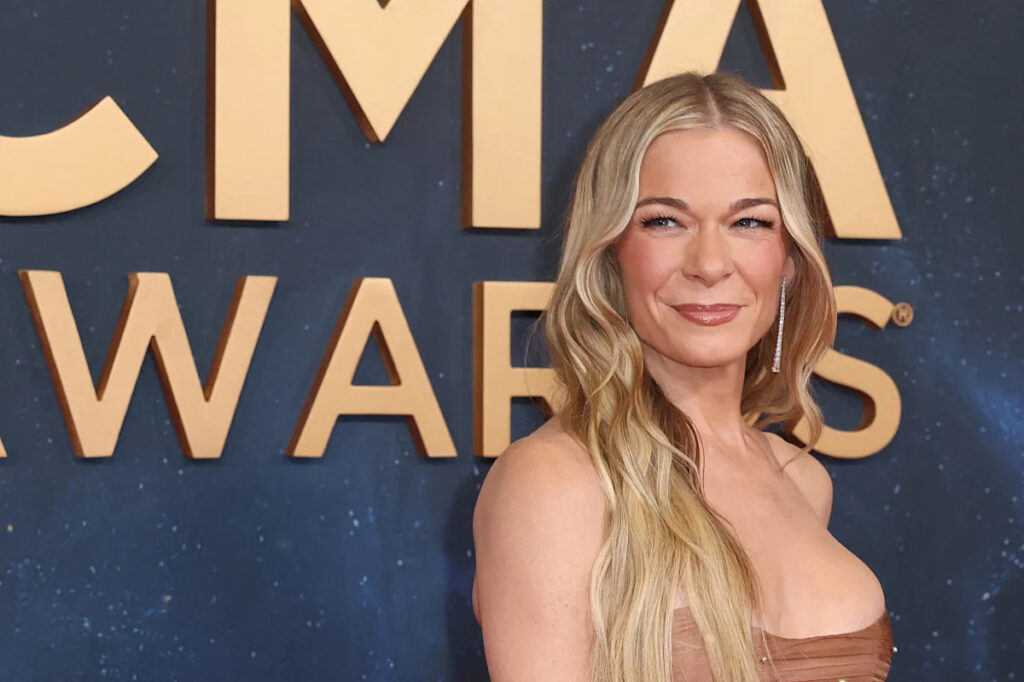 LeAnn Rimes gets emotional during 'deep jaw release' treatment
