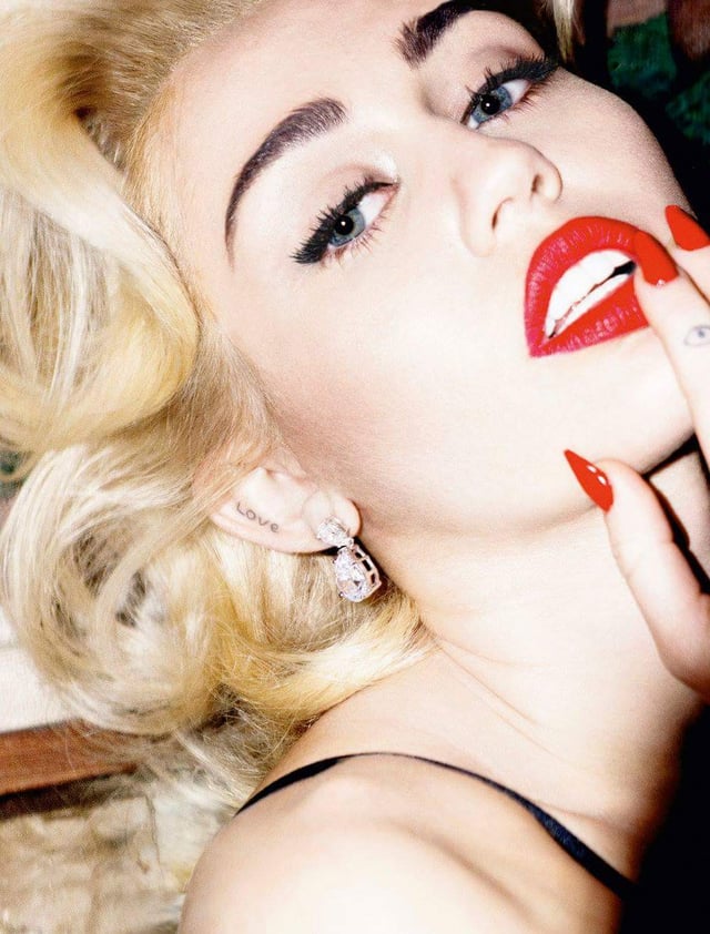 Celebrities channeling their inner Marilyn Monroe; The Marilyn aesthetic.