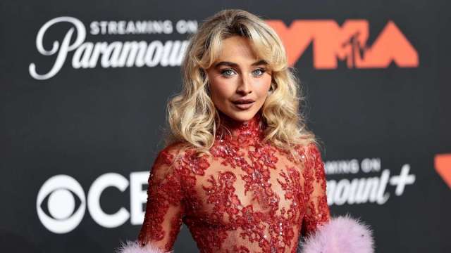 Sabrina Carpenter Is Boldly Covered in Soap Bubbles for ‘House Tour’ MV Yahoo entertainment home