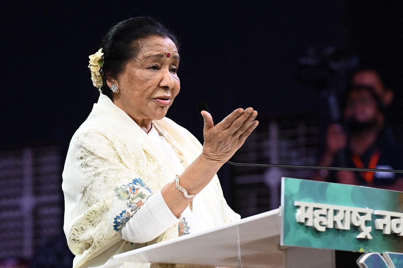 Legendary Indian Bollywood singer Asha Bhosle dies aged 92 | News