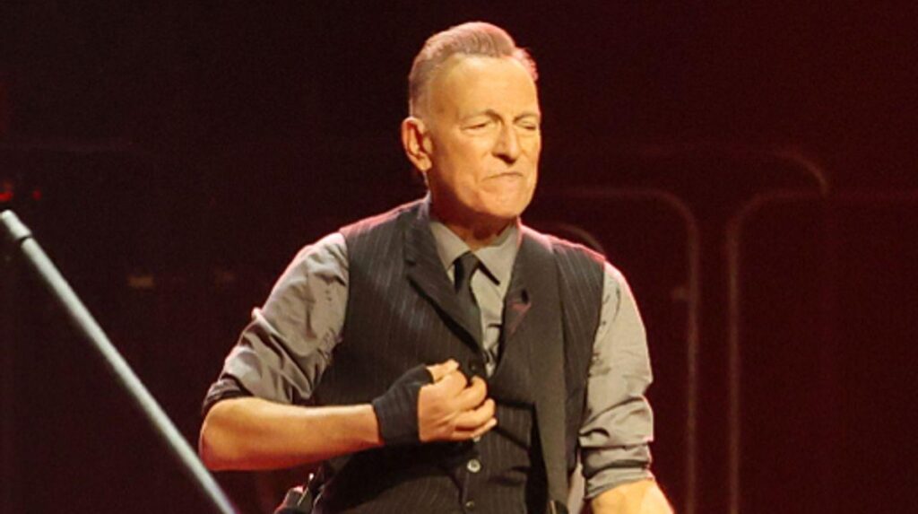 Bruce Springsteen slams 'incompetent' Donald Trump after plastic surgery jibe