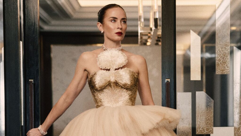 Emily Blunt Dons Couture—and Over 300 Pearls!—For the “Devil Wears Prada 2” Premiere