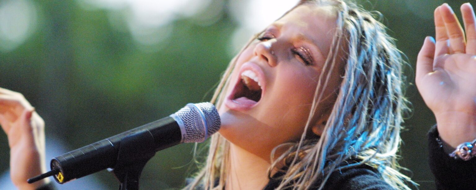 3 Could-Have-Been Superstar Pop Singers Who Walked Away at the Peak of Their Fame 3 Could-Have-Been Superstar Pop Singers Who Walked Away at the Peak of Their Fame